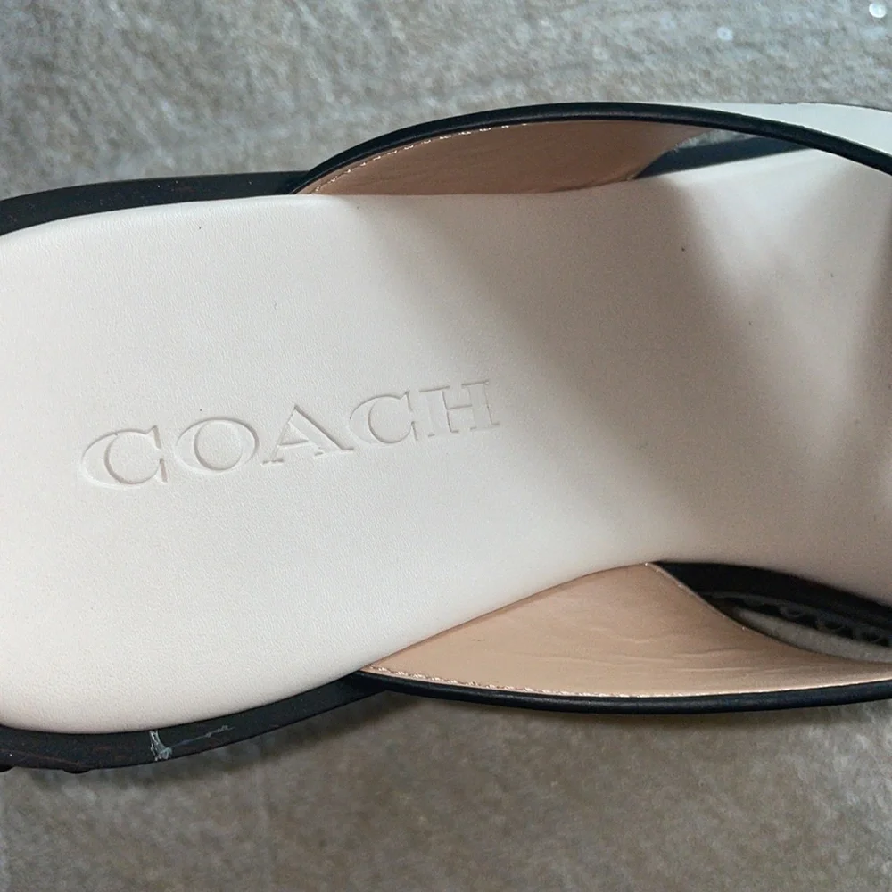 COACH
Hailey Flat Leather Sandals off white 8.5 NIB - Picture 3 of 11
